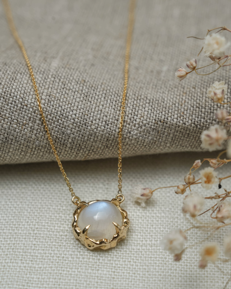 Selene Round Necklace